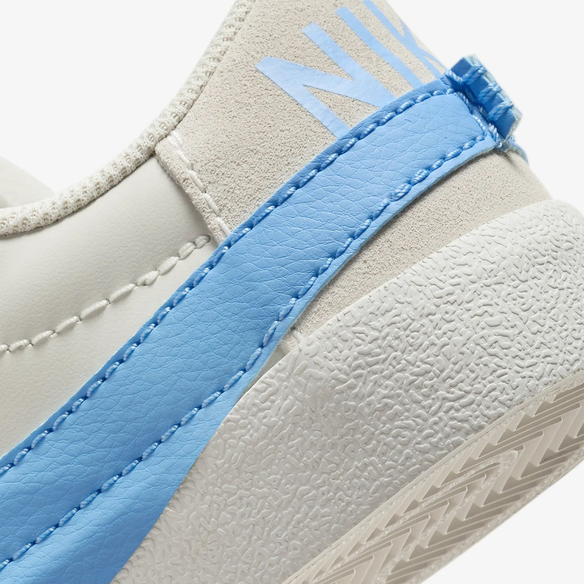 Nike | BLAZER LOW '77 JUMBO { LIGHT BONE/UNIVERSITY BLUE-PHANTOM
