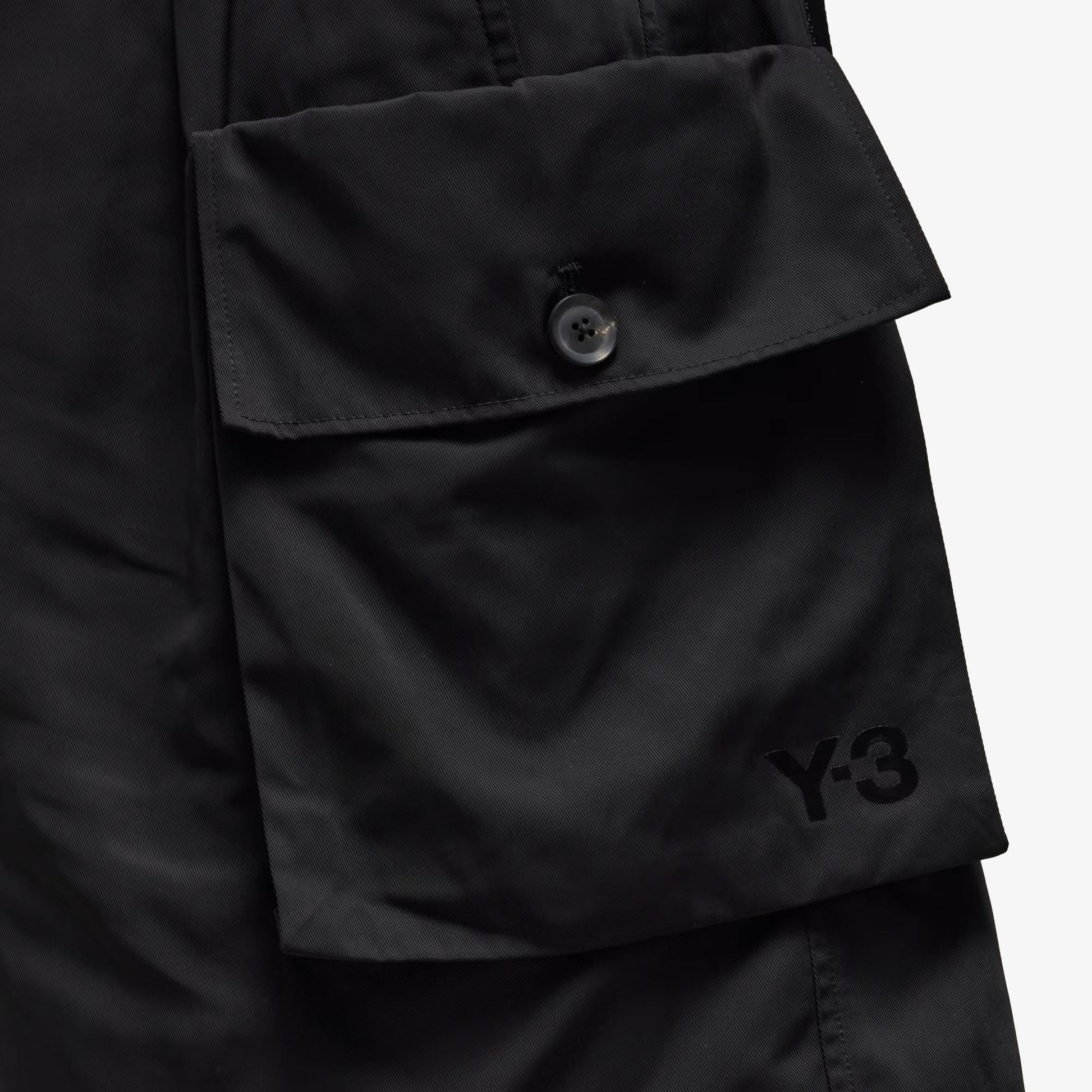 Y-3 | NYLON TWILL SHORTS { BLACK