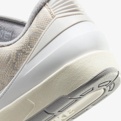 Jordan | AIR JORDAN 2 RETRO LOW  { WHITE/CEMENT GREY-SANDDRIFT-NEUTRAL GREY