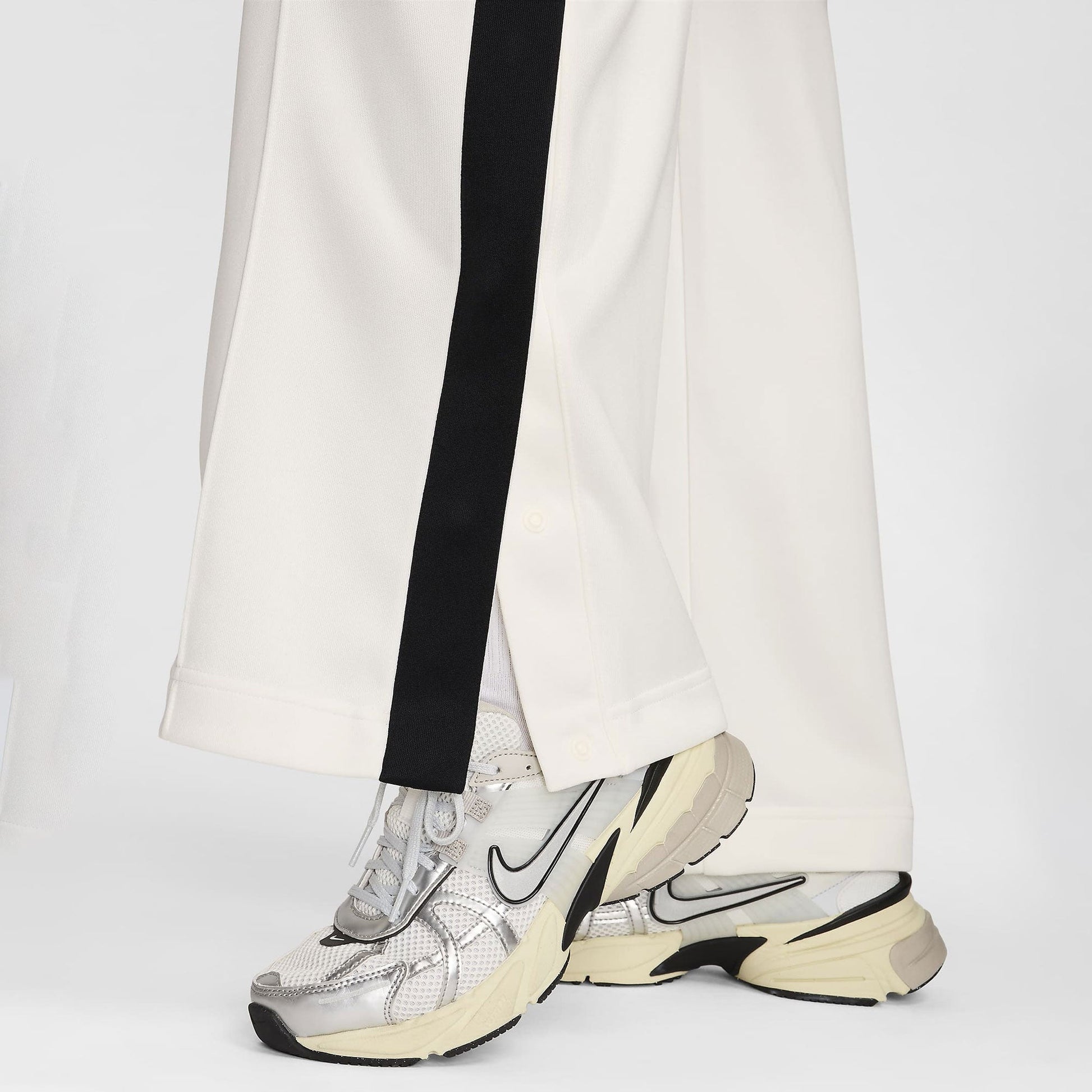 Nike | SPORTSWEAR KNIT PANTS  { SAIL/BLACK/BLACK