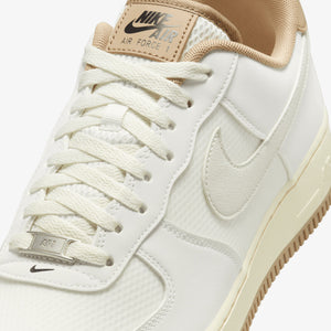 NIKE | AIR FORCE 1'07 LV8 { SUMMIT WHITE/SUMMIT WHITE-KHAKI