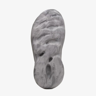 ADIDAS ORIGINALS | YZY FOAM RNR { ANATOMICAL/MX GRANITE
