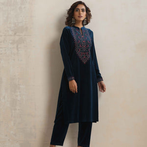 trueBrowns Blue Velvet Floral Embroidered Kurta Pant Dupatta Set