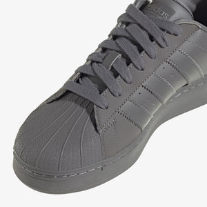 Adidas Originals | SUPERSTAR XLG  { GREY FOUR/CORE BLACK