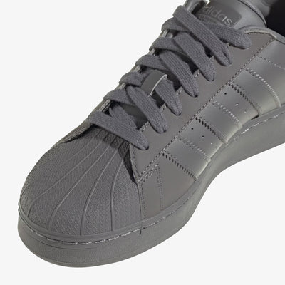Adidas Originals | SUPERSTAR XLG  { GREY FOUR/CORE BLACK