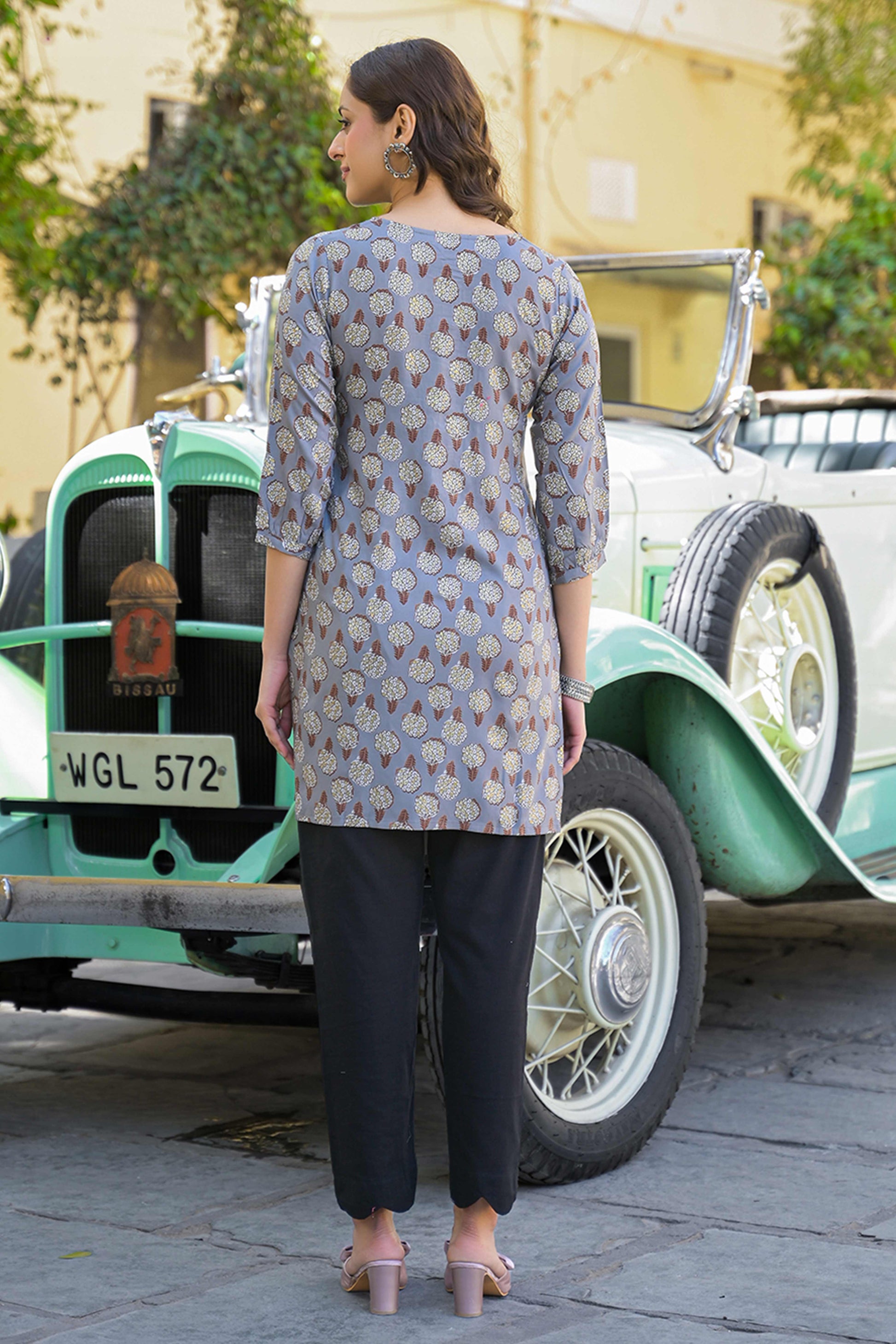 grey-floral-printed-rayon-straight-top