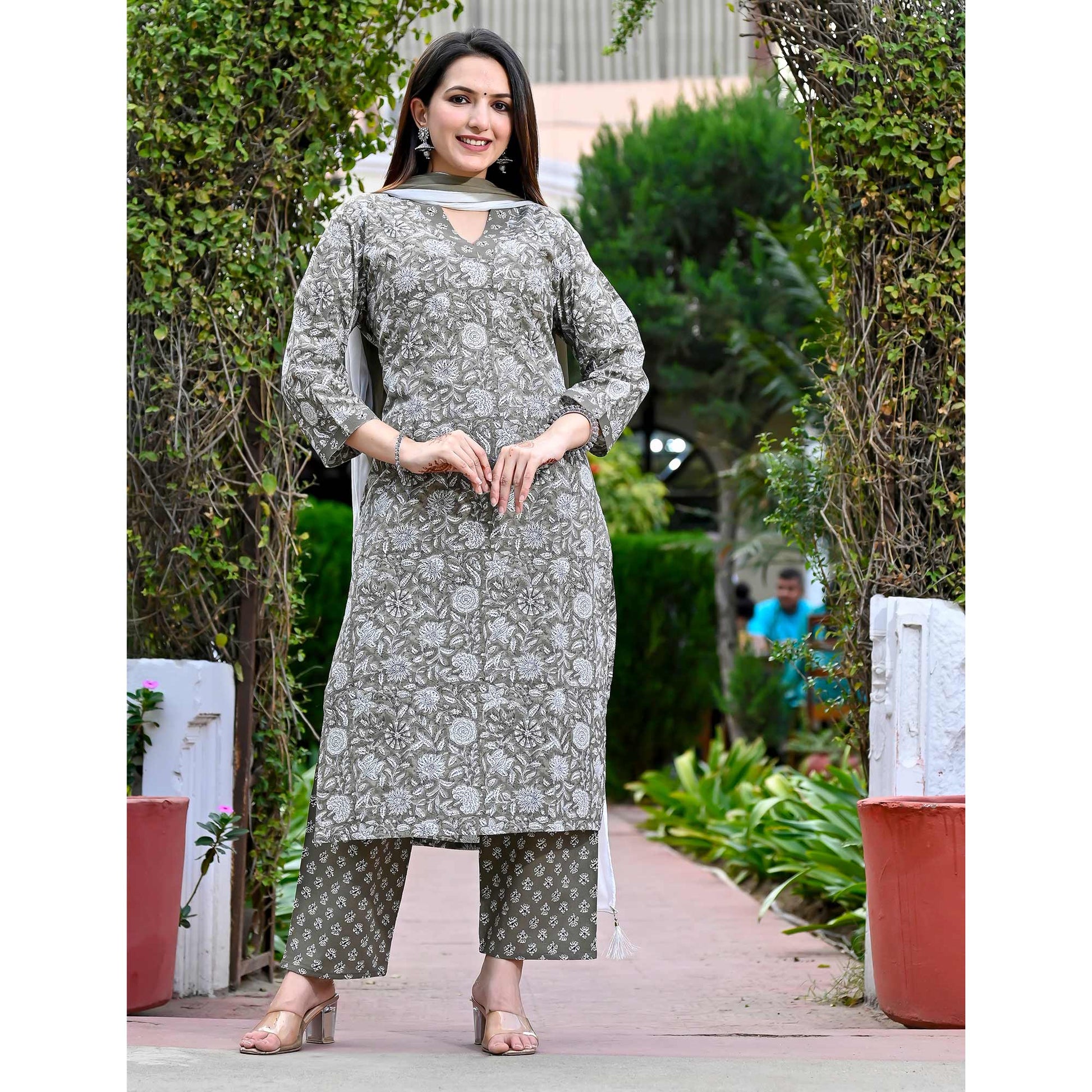 grey-floral-printed-pure-cotton-salwar-suit