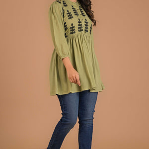 green-embroidered-cotton-slub-top