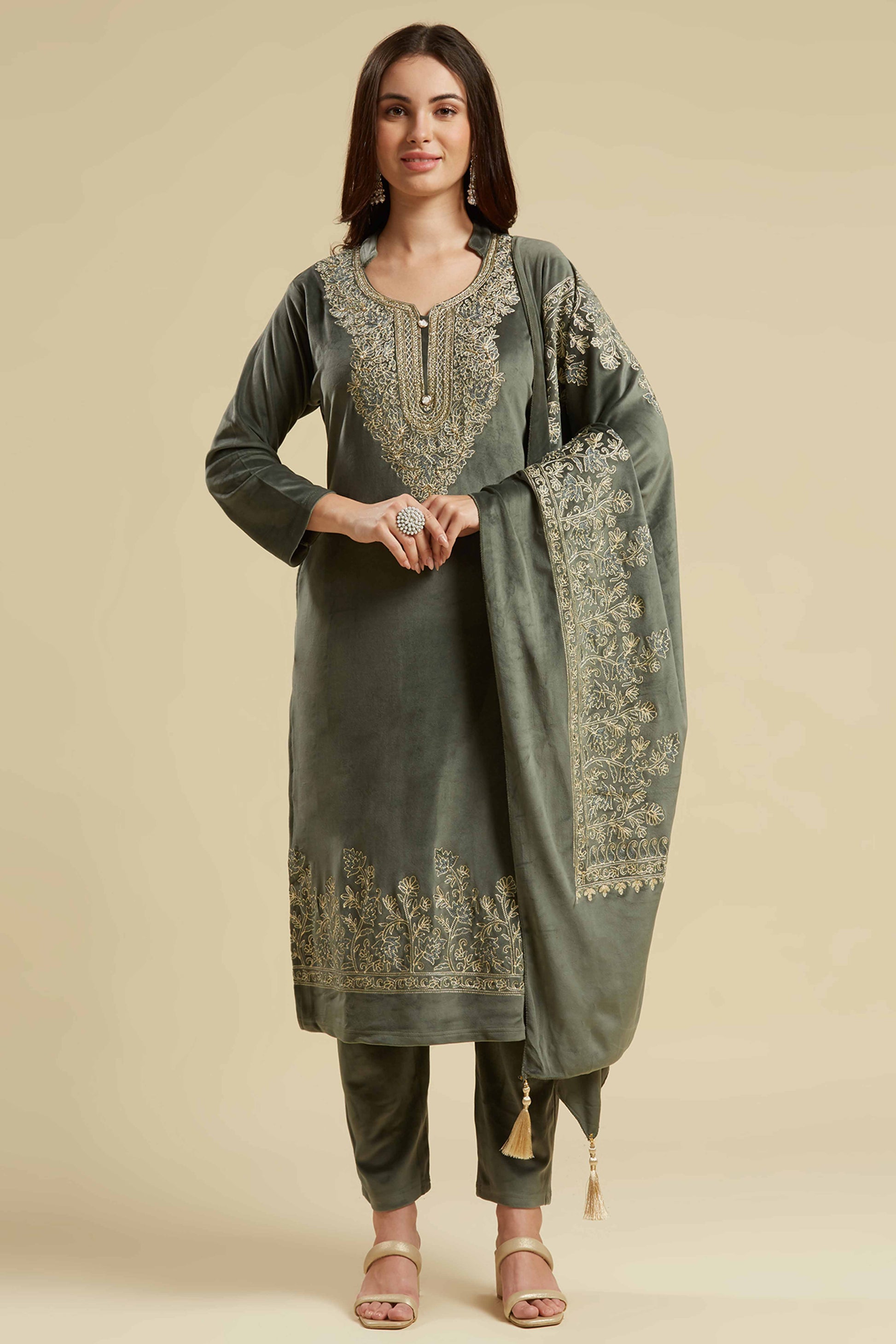 green-embroidered-velvet-straight-salwar-suit