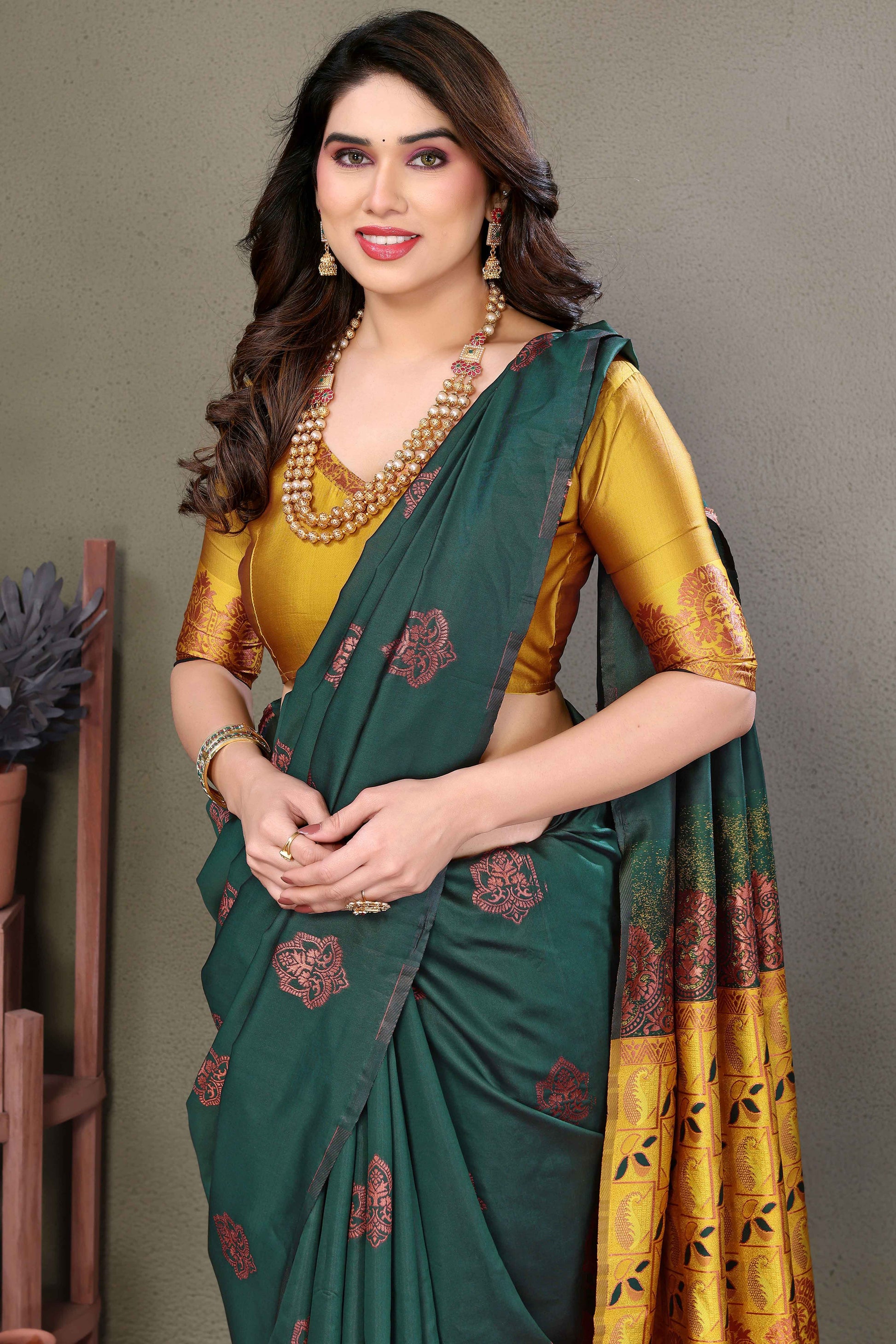 green-floral-woven-banarasi-silk-saree-8