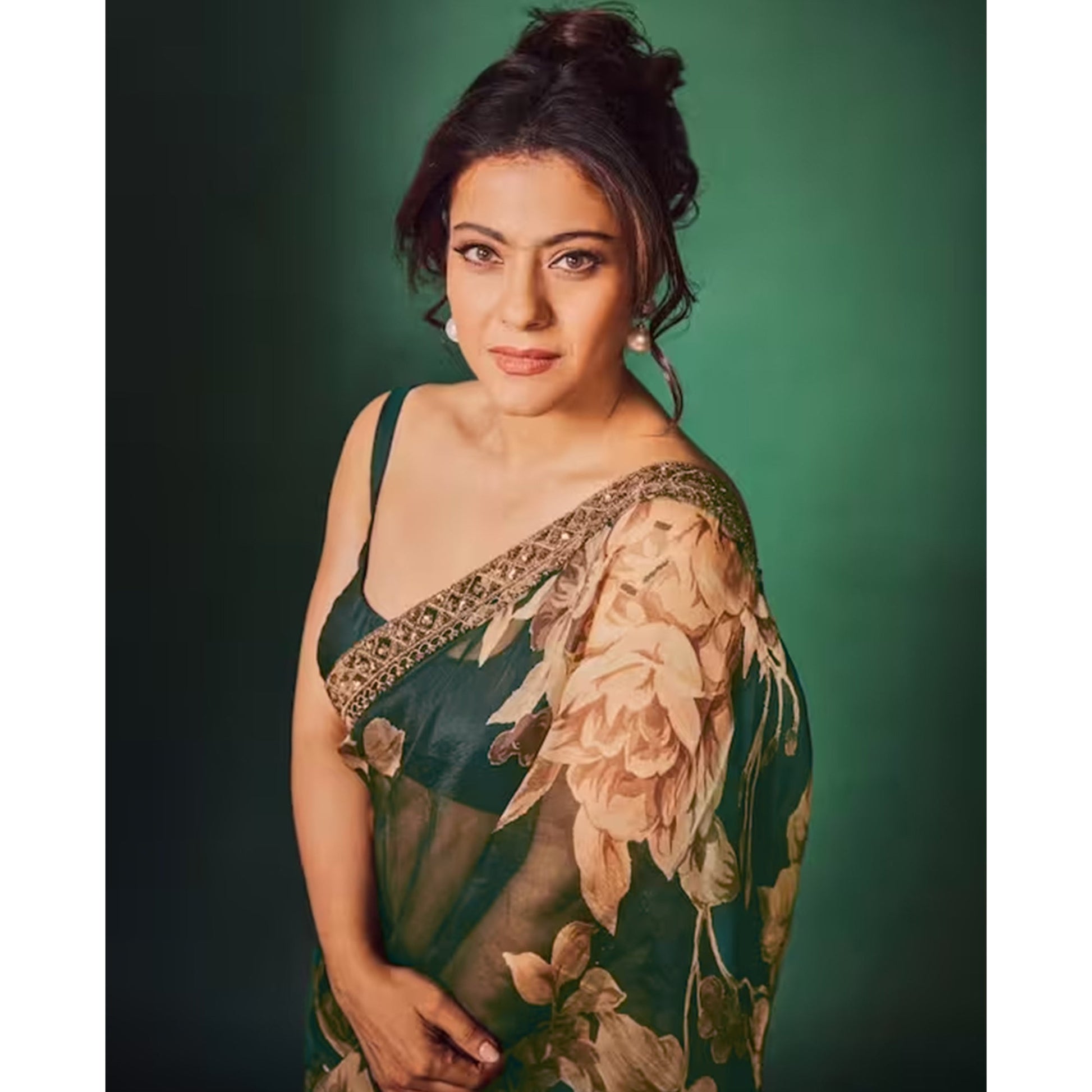 green-floral-digital-printed-organza-saree-with-lace-border