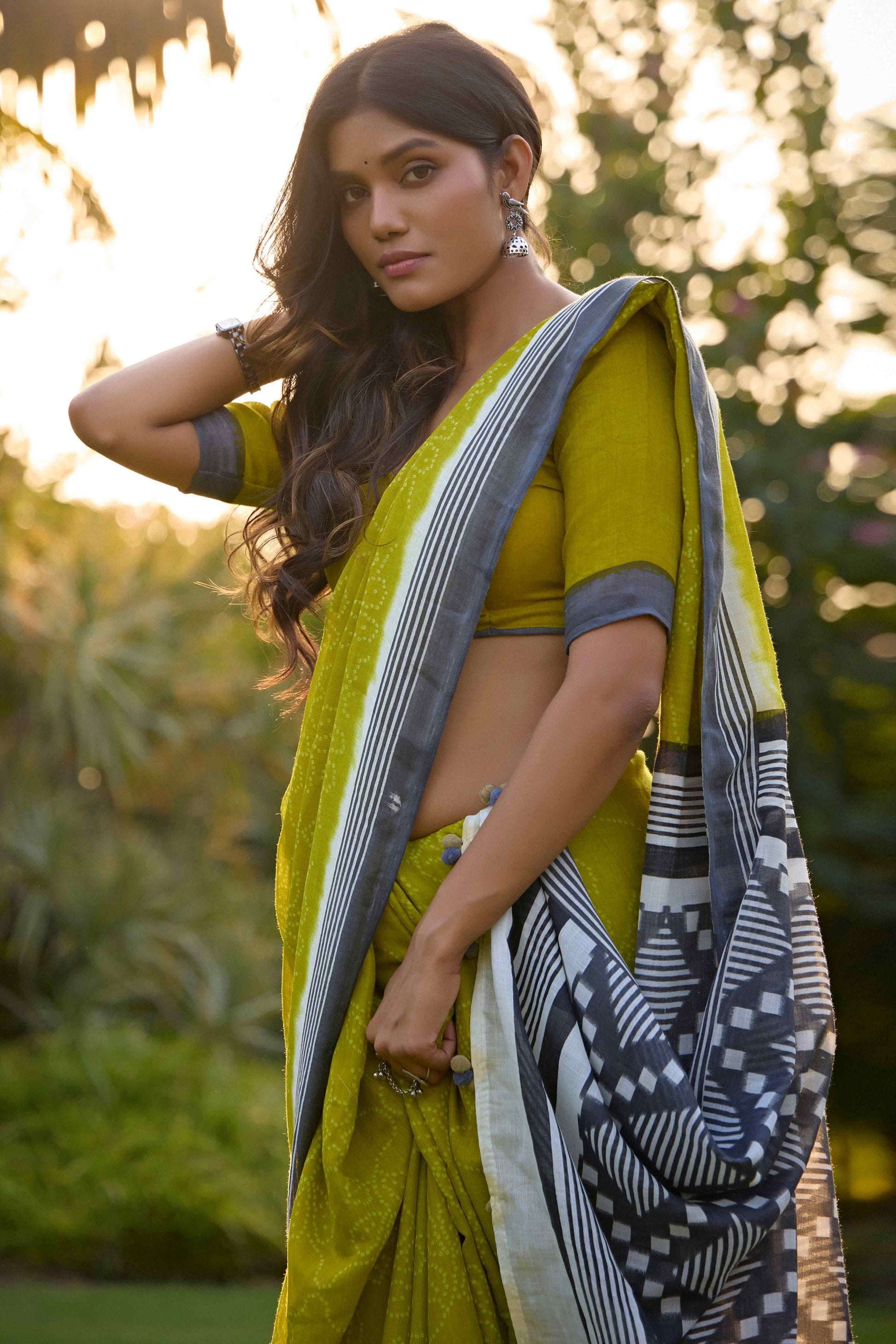 green-bandhani-printed-linen-saree