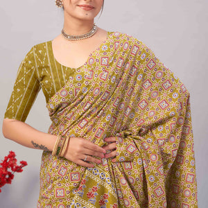 green-ajrakh-printed-cotton-blend-saree-39