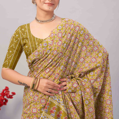 green-ajrakh-printed-cotton-blend-saree-39