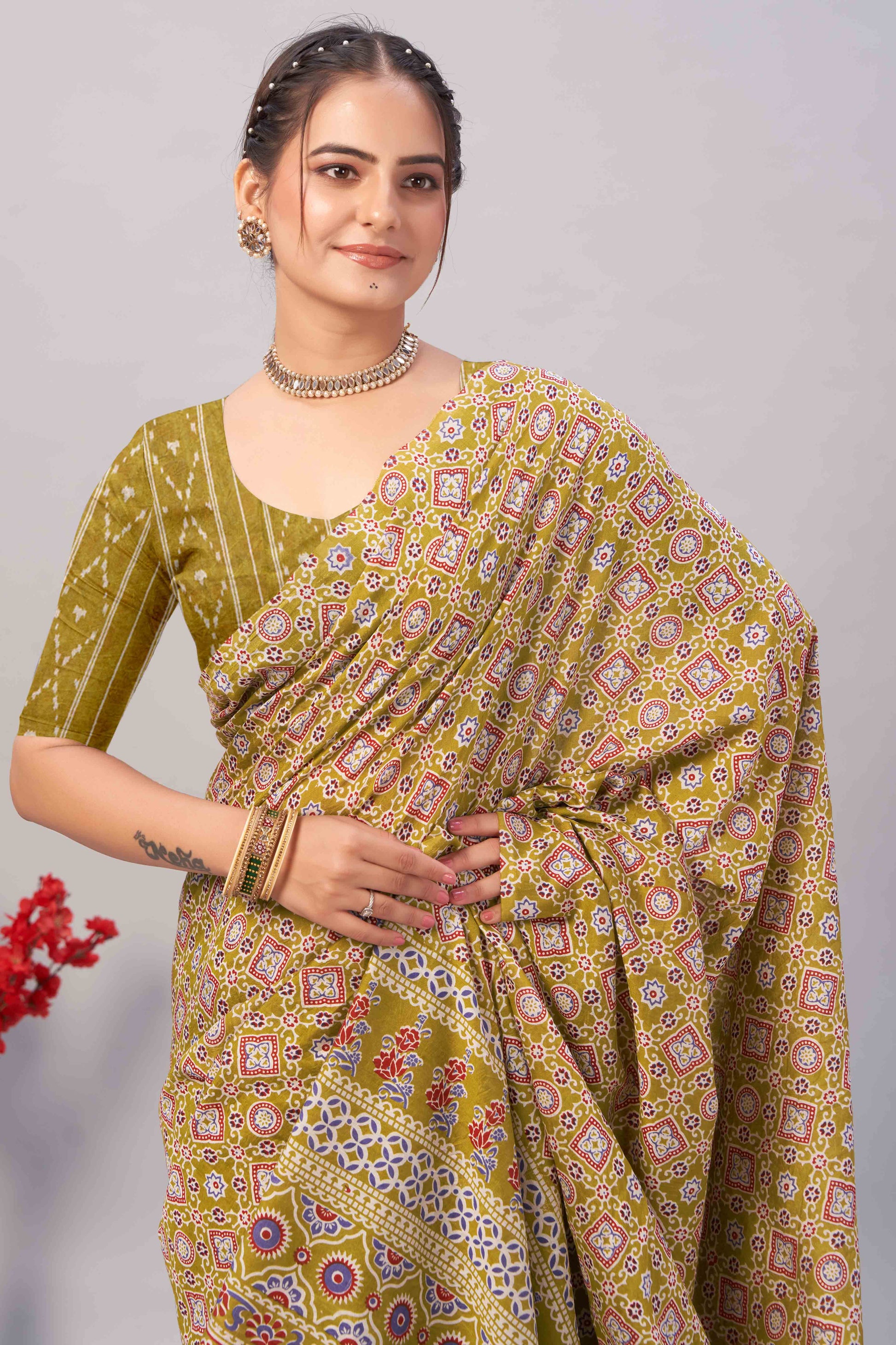 green-ajrakh-printed-cotton-blend-saree-39