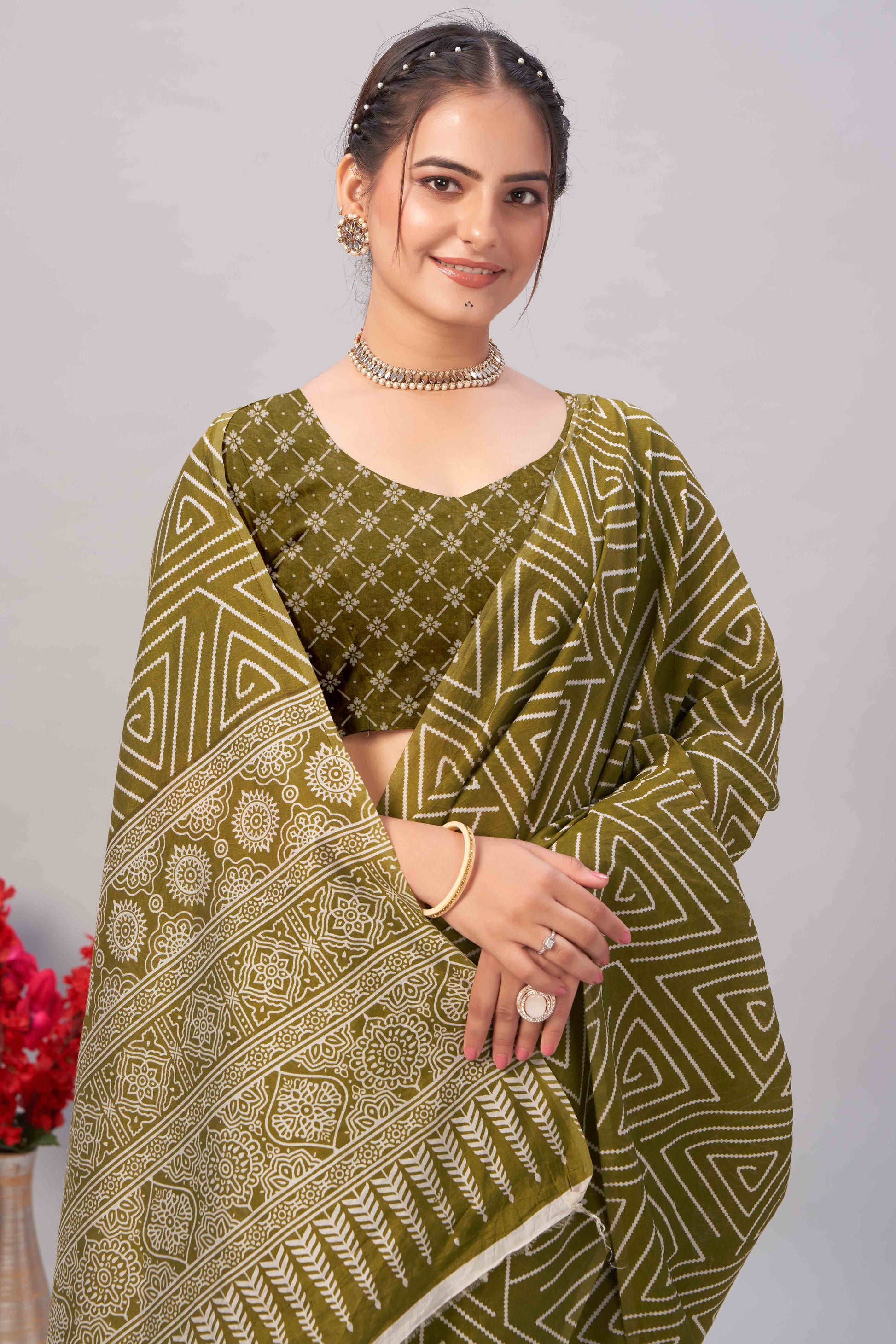 green-ajrakh-printed-cotton-blend-saree-19