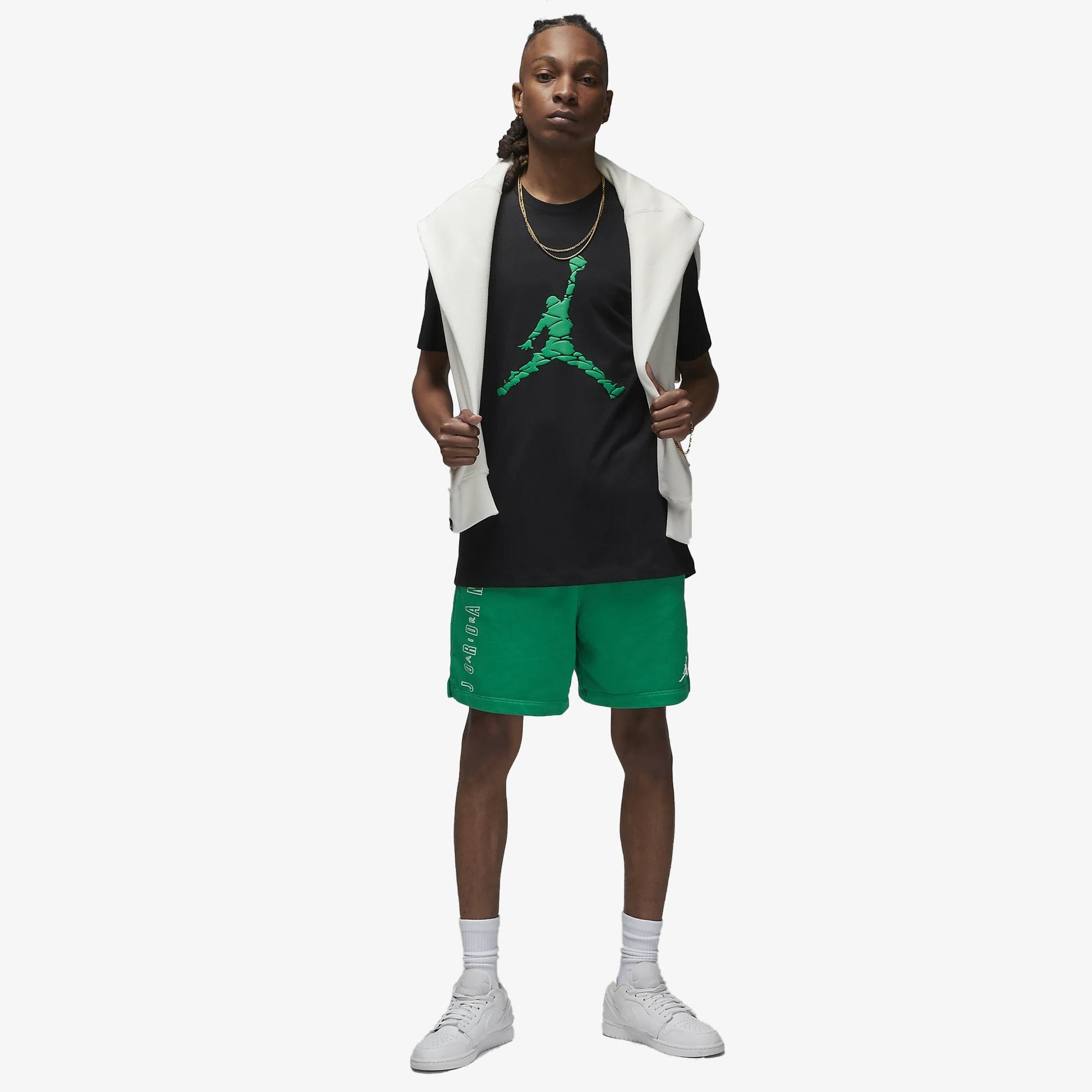 Jordan | ESSENTIALS  { BLACK/LUCKY GREEN