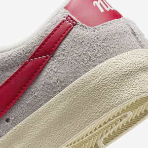 Nike | BLAZER LOW '77 VINTAGE { SUMMIT WHITE/GYM RED-SAIL-COCONUT MILK