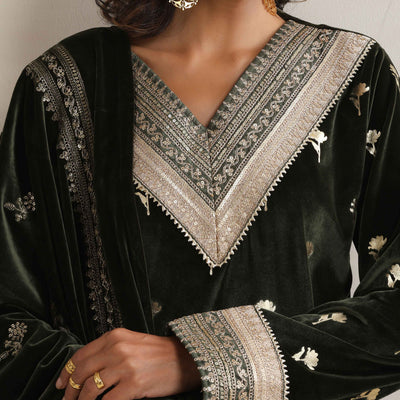 trueBrowns Green Velvet Floral Embroidered Kurta Pant Dupatta Set
