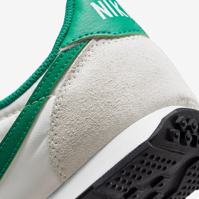 Nike | WAFFLE TRAINER  { GREEN