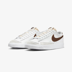 NIKE | NIKE BLAZER LOW '77 VINTAGE { SUMMIT WHITE/CACAO WOW-PHOTON DUST