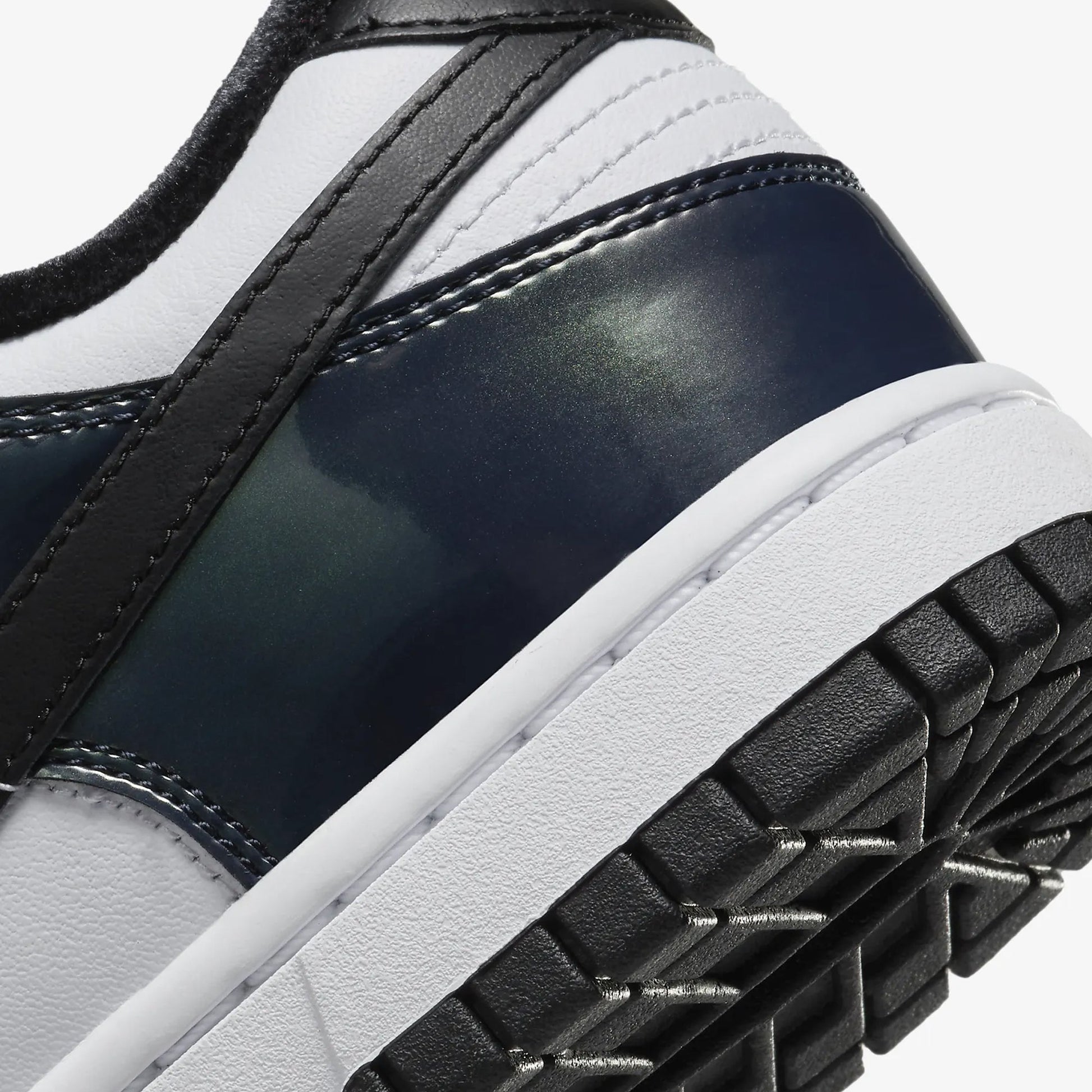 Nike | DUNK LOW SE  { BLACK/BLACK-MULTI-COLOR-WHITE