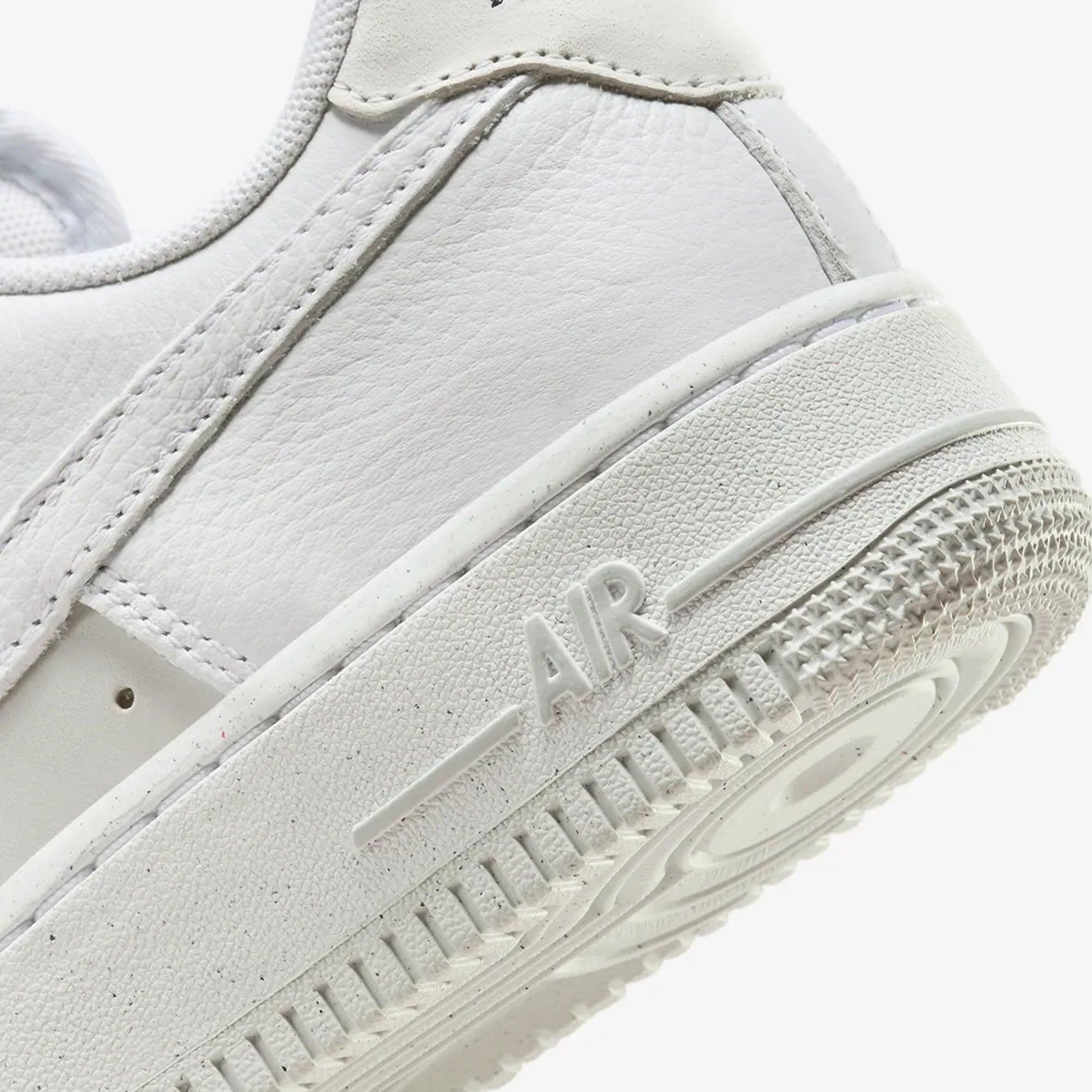 Nike | AIR FORCE 1 '07 LX { WHITE/LT SMOKE GREY-PHOTON DUST-WHITE
