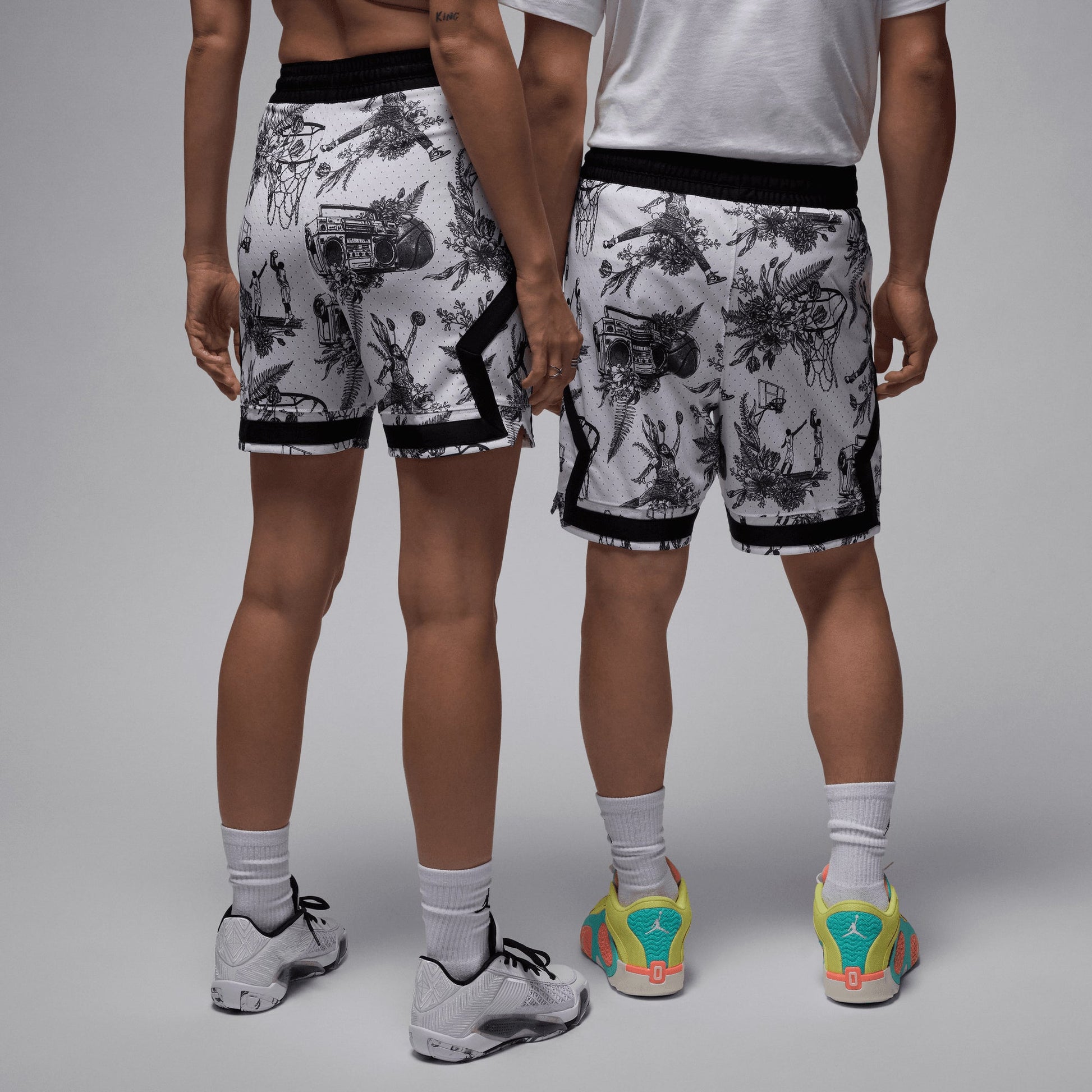 JORDAN | SPORT DRI-FIT PRINTED DIAMOND SHORTS { WHITE/BLACK/BLACK