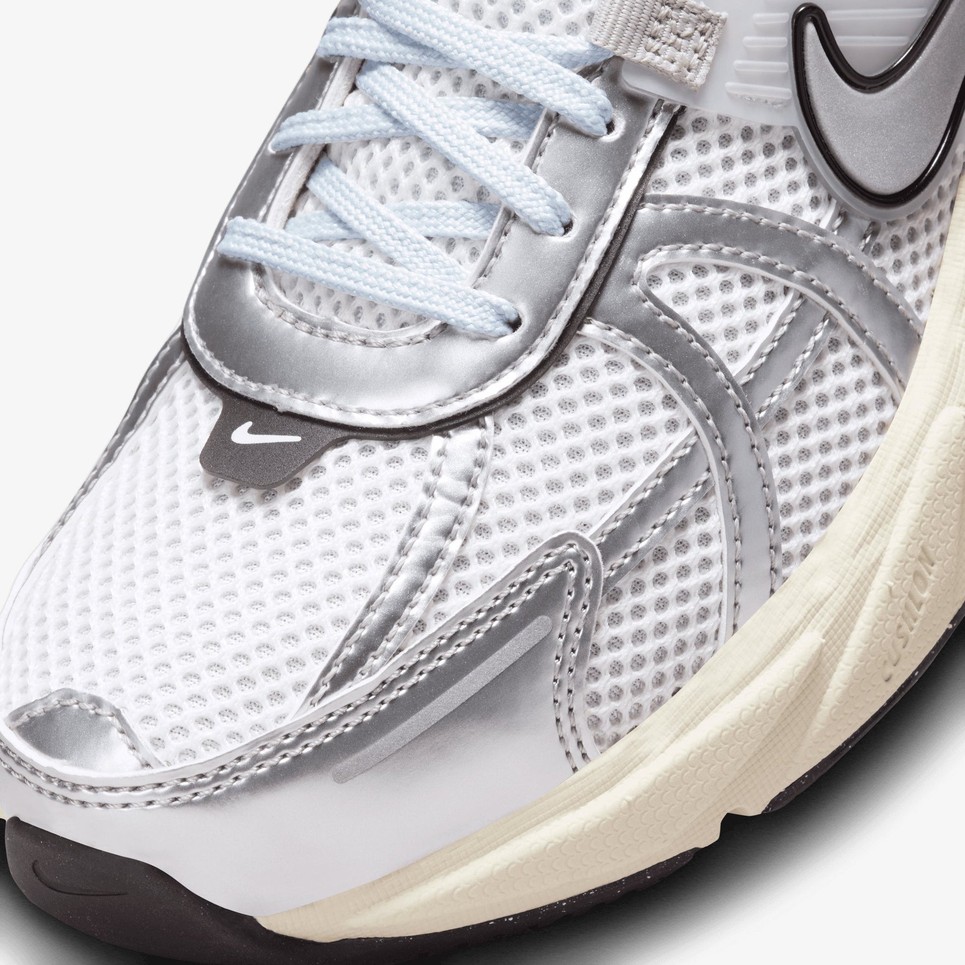NIKE | V2K RUN { SUMMIT WHITE/METALLIC SILVER