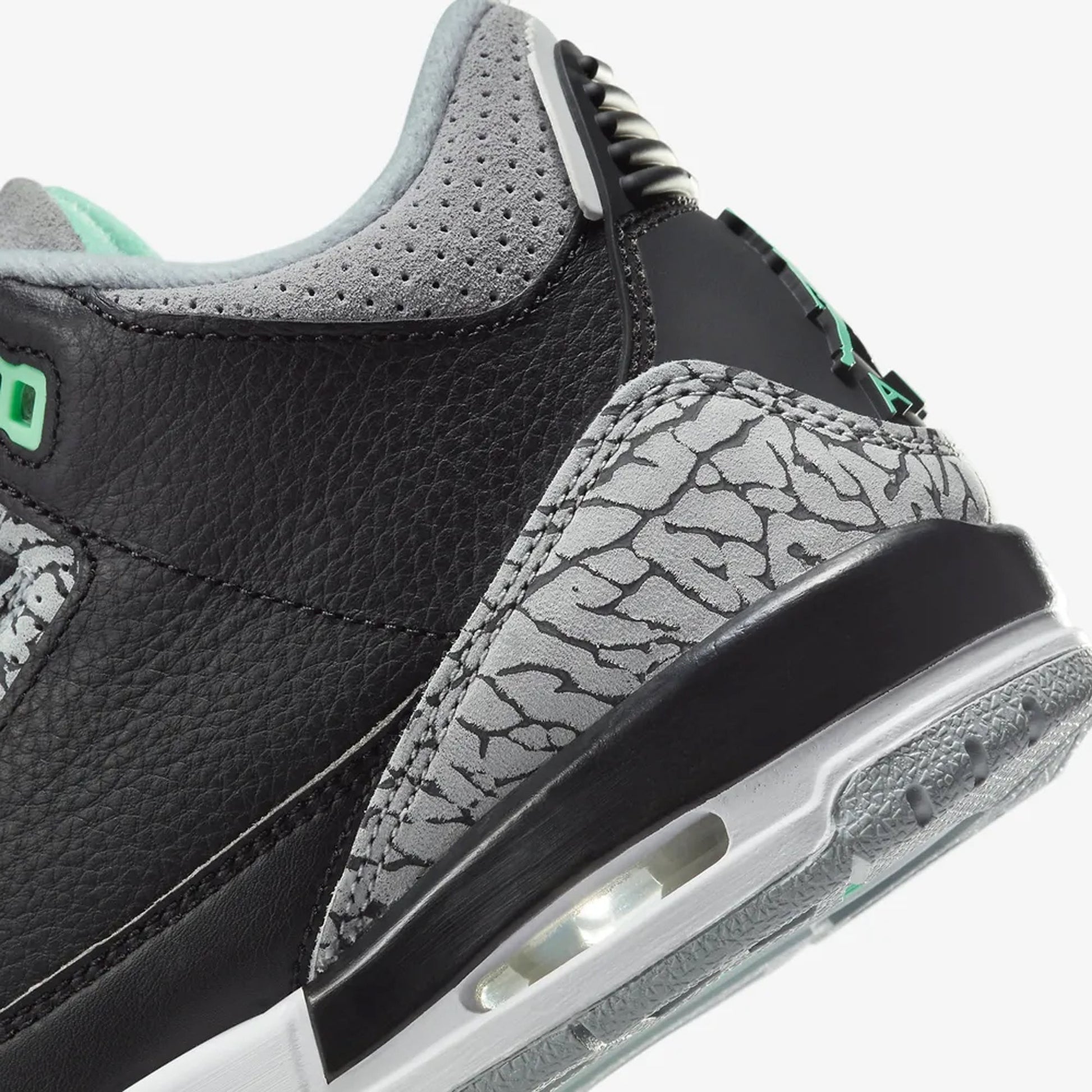 Jordan | AIR JORDAN 3 RETRO { GREEN GLOW