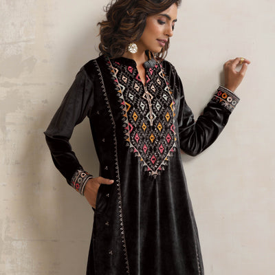 trueBrowns Black Velvet Geometric Embroidered Kurta Pant Dupatta Set