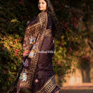 Arjuna Bows to Navagunjara Pure Hand-Painted Pattachitra Saree