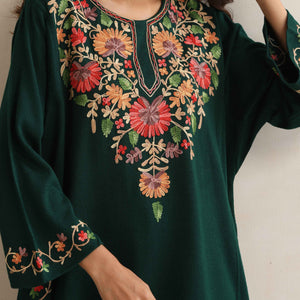 trueBrowns Green Kashmiri Embroidered Woollen Phiran Kurta