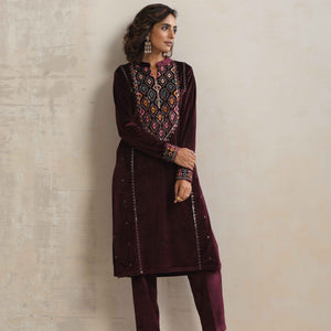 trueBrowns Purple Velvet Geometric Embroidered Kurta Pant Dupatta Set