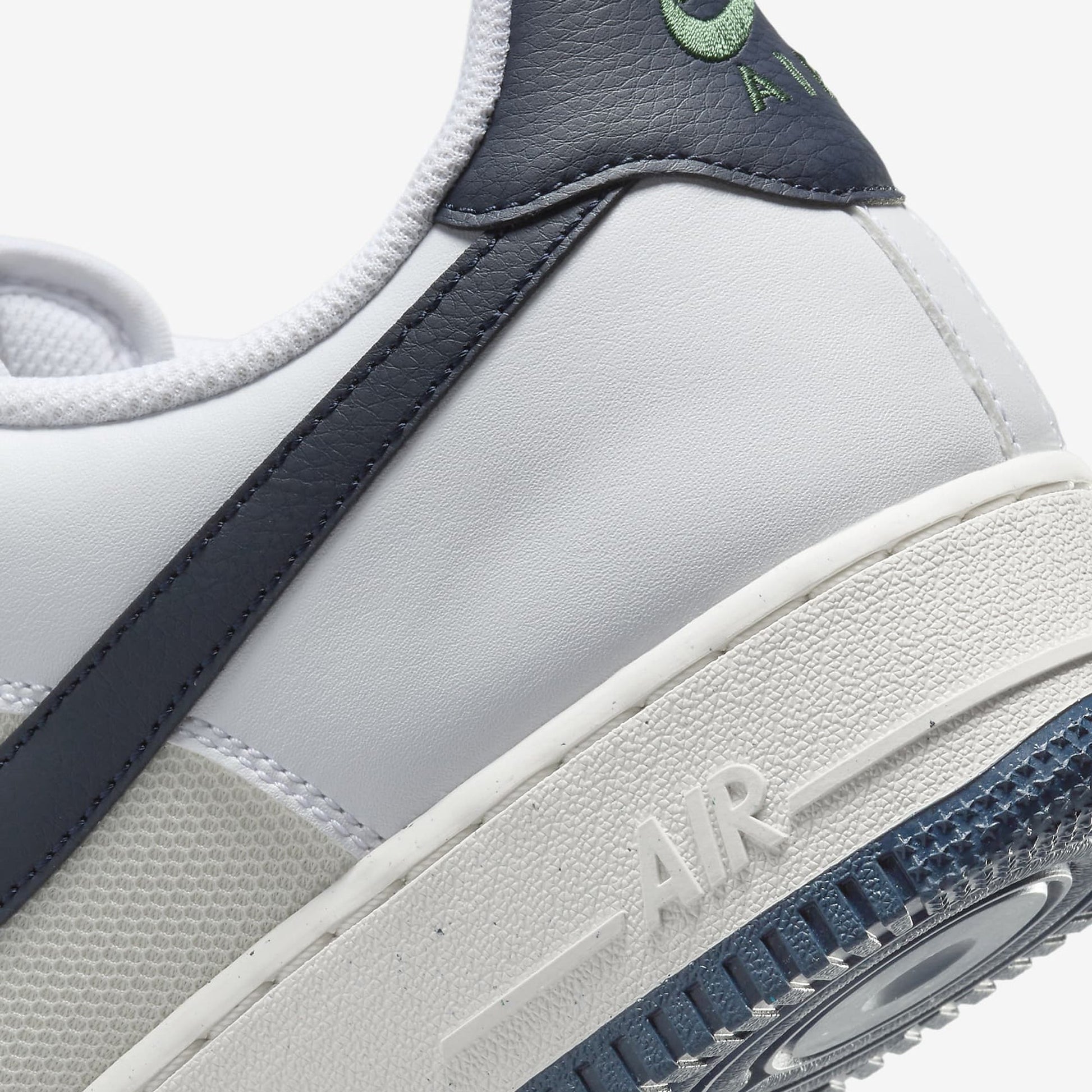 Nike | AIR FORCE 1 '07 { WHITE/OBSIDIAN-FIR-PHANTOM