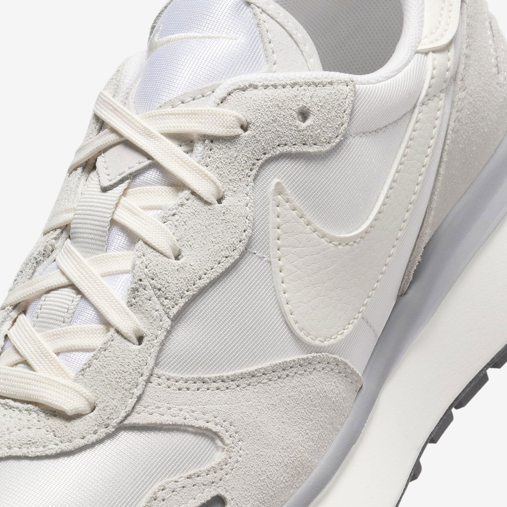 Nike | PHOENIX WAFFLE  { PLATINUM TINT/PALE IVORY-SUMMIT WHITE
