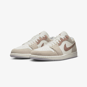 JORDAN | AIR JORDAN 1 LOW SE { LEGEND LT BROWN/ARCHAEO BROWN-SAIL