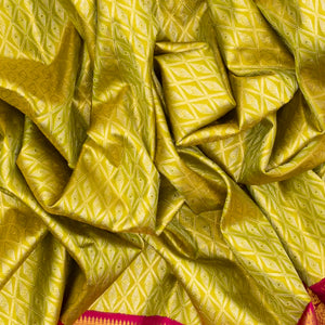 Green Handloom Kanchipuram Tissue Silk Saree With Diamond Motifs