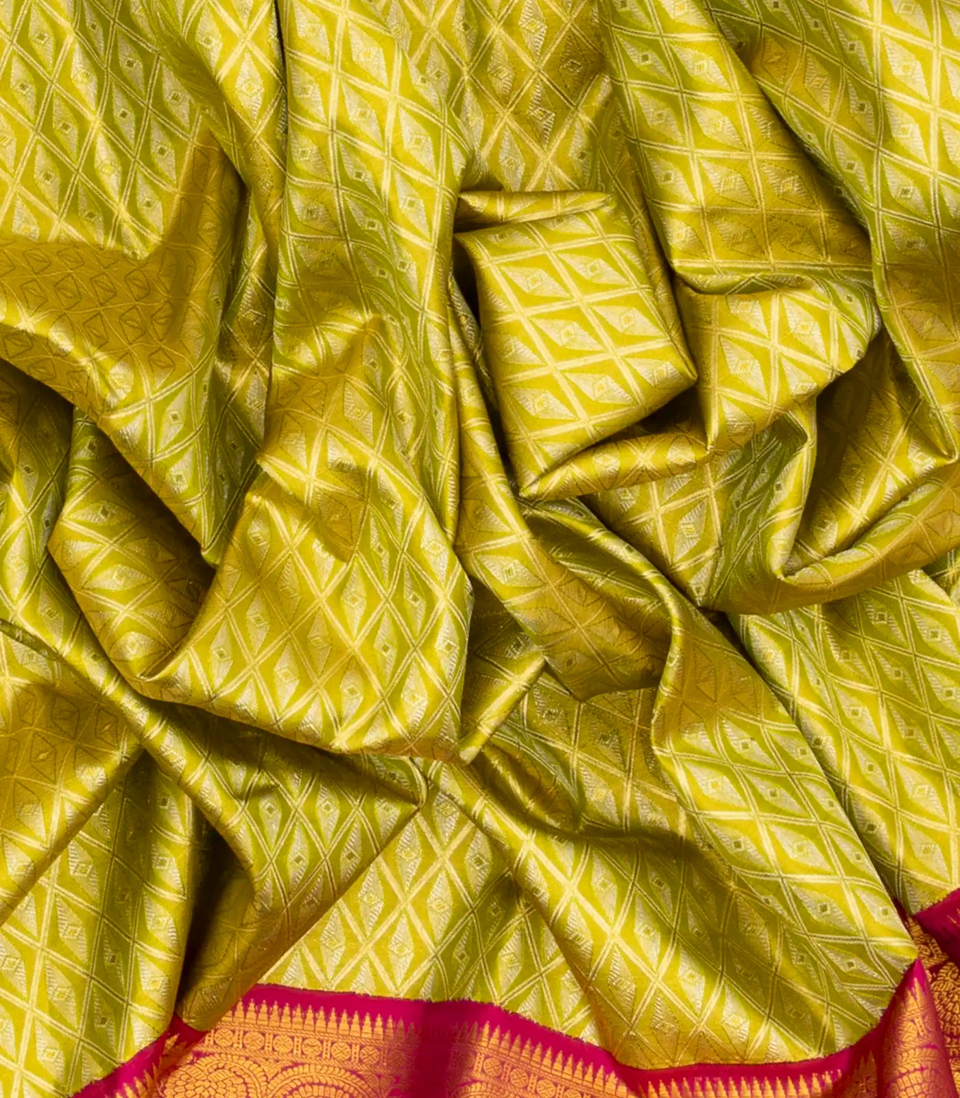 Green Handloom Kanchipuram Tissue Silk Saree With Diamond Motifs