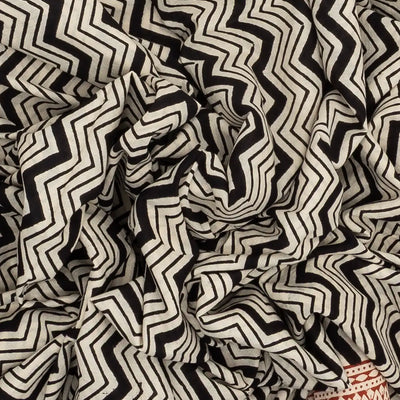 Cream Woven Jaipur Cotton Saree Printed With Black Chevron Motifs