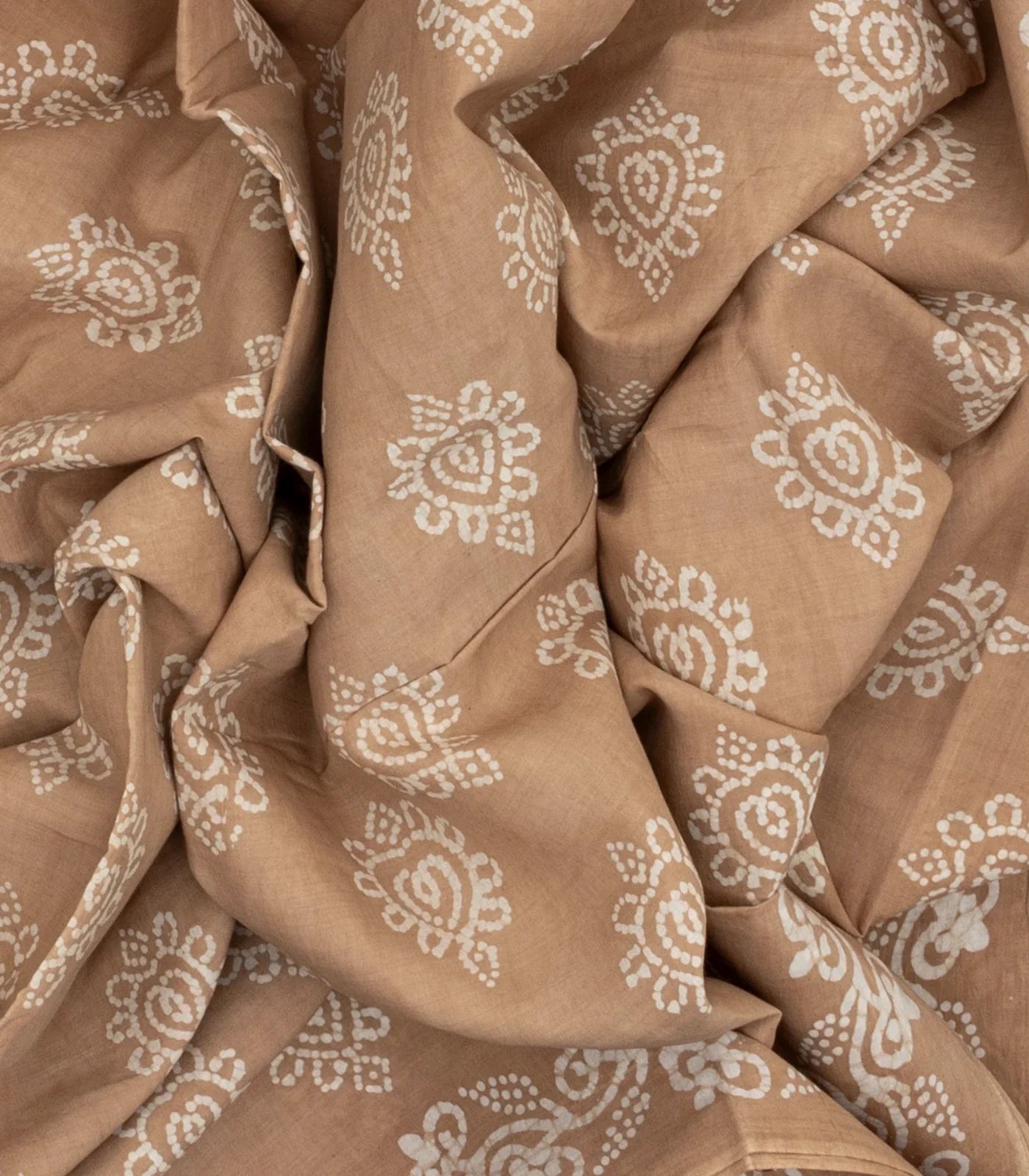 Beige Sungudi Cotton Saree With Floral Motifs
