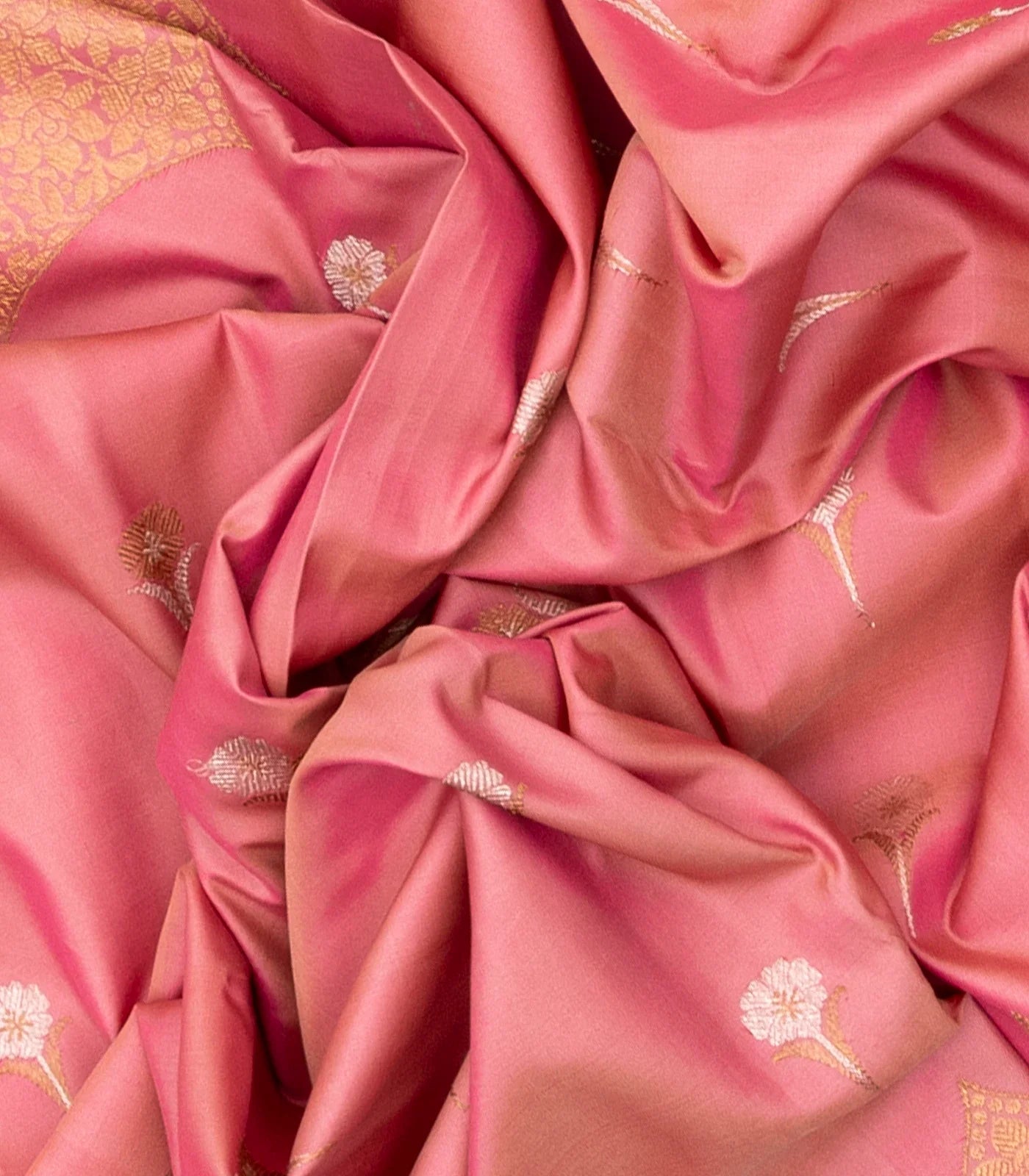 Peach Handloom Kanchipuram Silk Saree With Floral Buttas