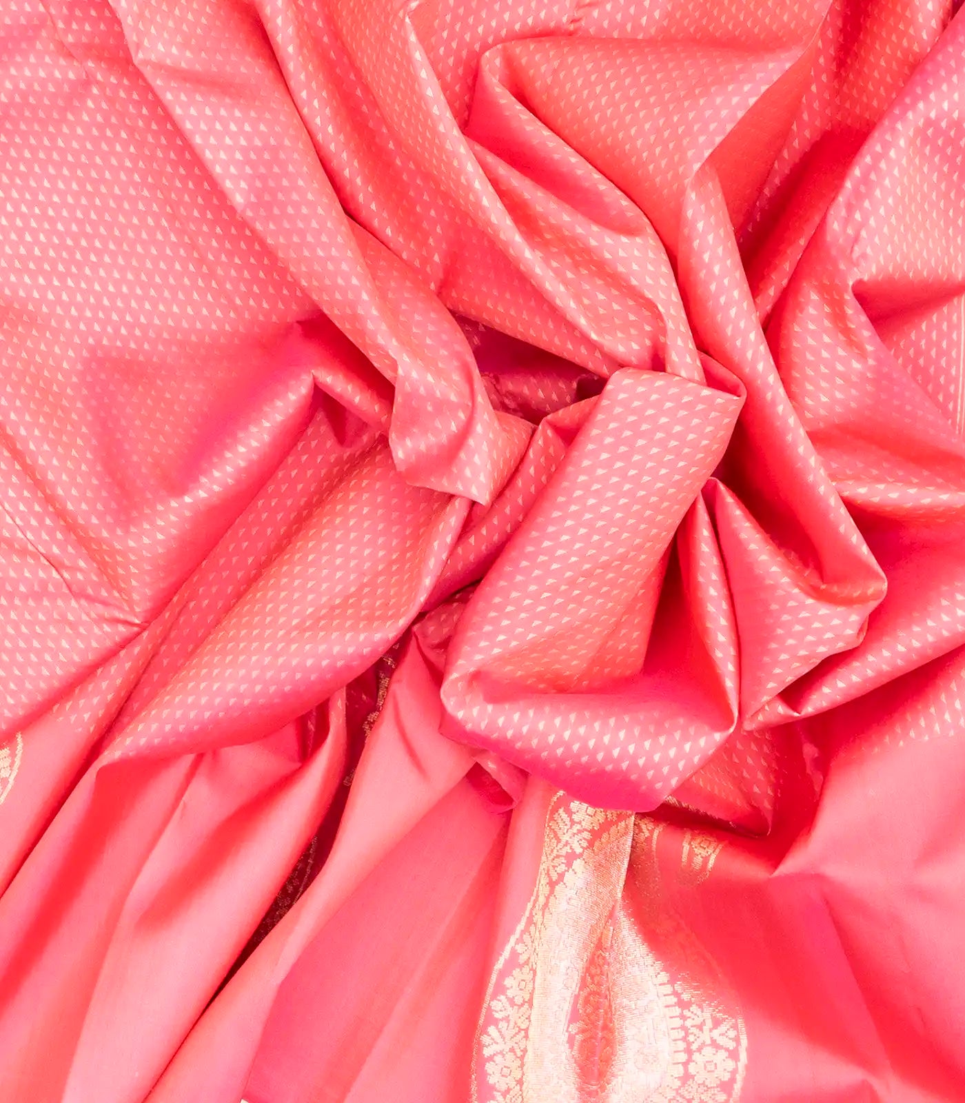 Bubblegum Pink Handloom Kanchipuram Silk Saree With Triangle Motifs