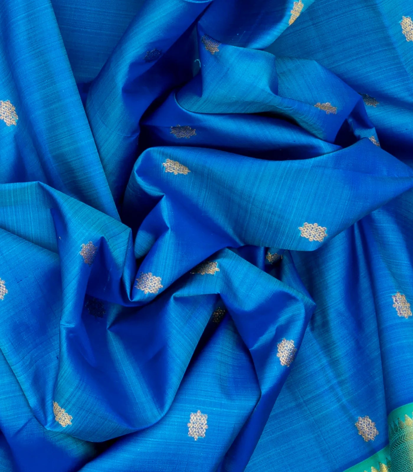 Light Blue Handloom Kanchipuram Silk Saree With Kolam Buttas