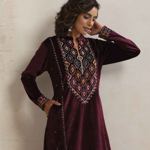trueBrowns Purple Velvet Geometric Embroidered Kurta Pant Dupatta Set