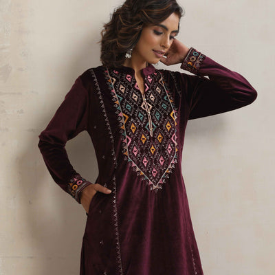 trueBrowns Purple Velvet Geometric Embroidered Kurta Pant Dupatta Set