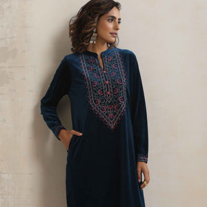 trueBrowns Blue Velvet Floral Embroidered Kurta Pant Dupatta Set
