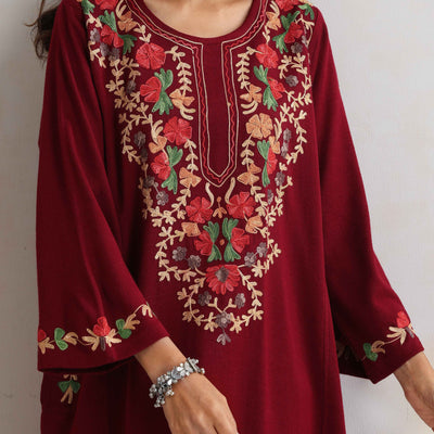 trueBrowns Maroon Kashmiri Embroidered Woollen Phiran Kurta