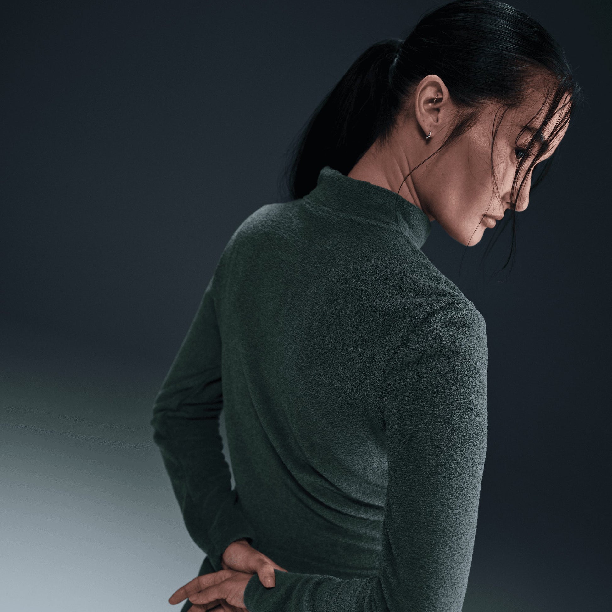 NIKE | SLIM LONG-SLEEVE COZY FLEECE 1/2-ZIP TOP { VINTAGE GREEN/BICOASTAL