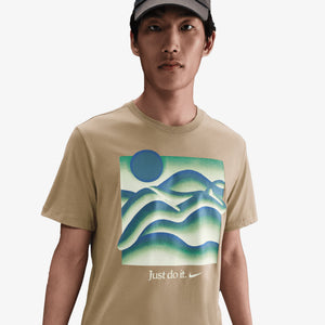NIKE | SPORTSWEAR T-SHIRT { PARACHUTE BEIGE